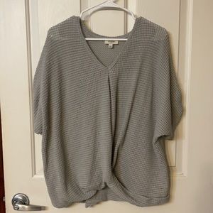 umgee short sleeve v- neck sweater - silver/light gray size large
